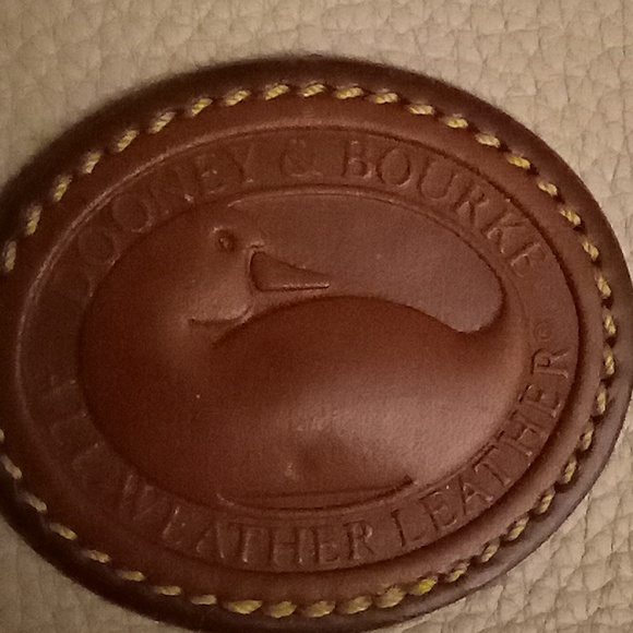 DOONEY BOURKE ALL WEATHER LEATHER Party  Office One Size Cream-Brown Colors B33 - Picture 14 of 16